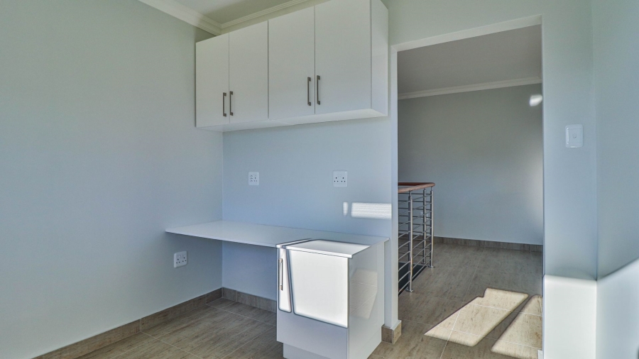 4 Bedroom Property for Sale in Wavecrest Eastern Cape